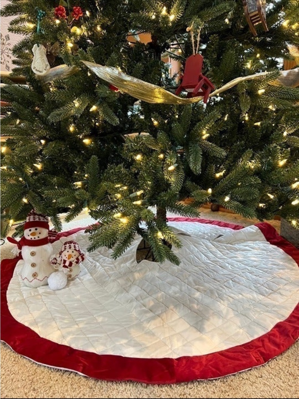 New-White Velvet Quilted Christmas Tree Skirt-Red Cuff
